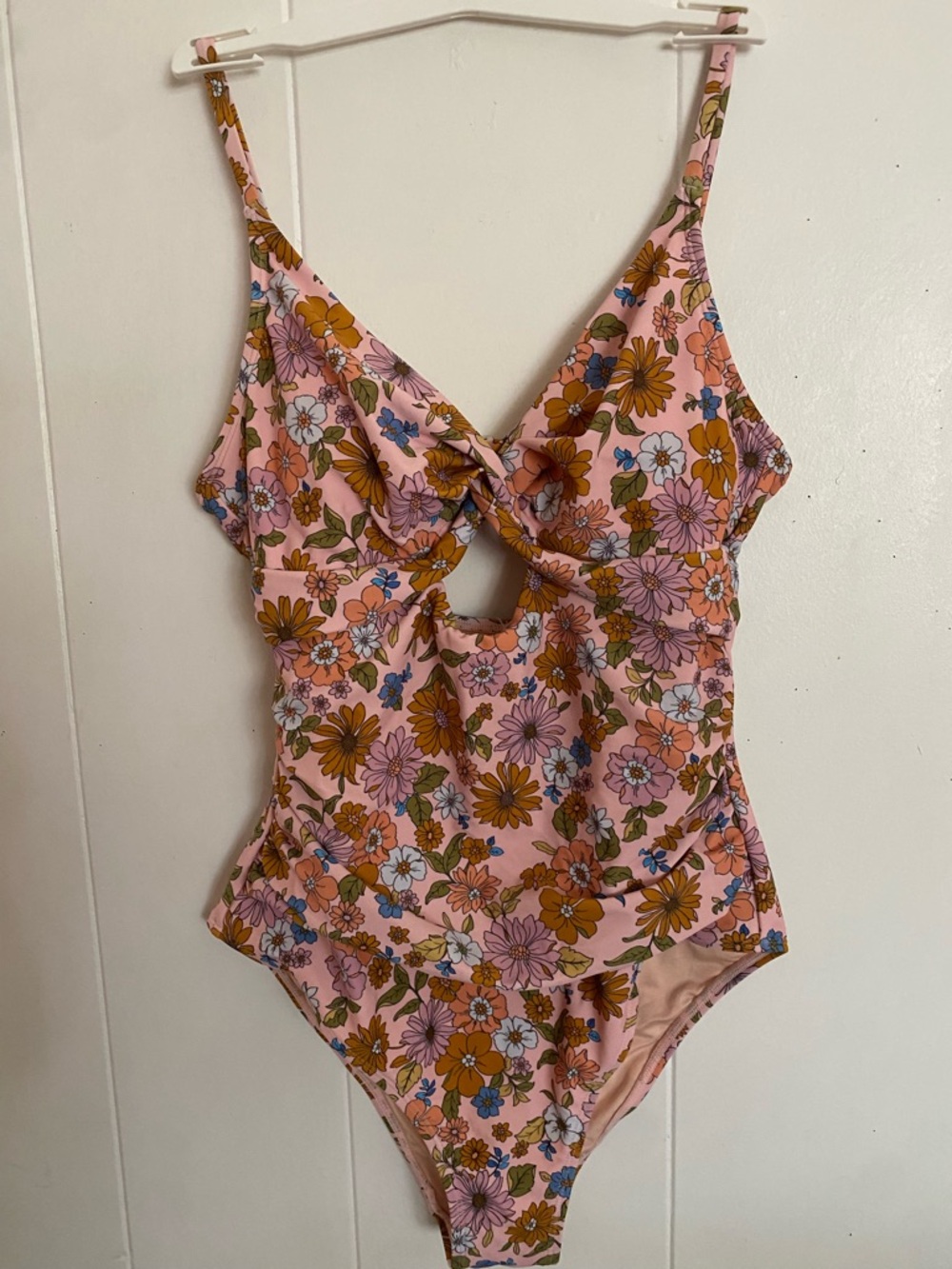 Cupshe Pink Floral Twist-Front One-Piece Swimsuit